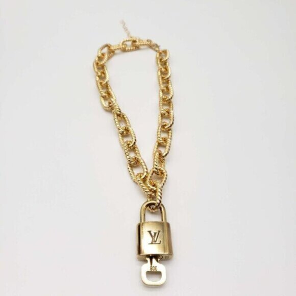Authentic Louis Vuitton Lock & Key Gold with Unbranded Plated Chain Necklace - Picture 5 of 10